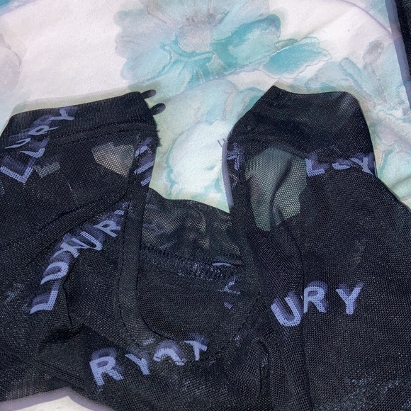 Fashion Nova luxury bodysuit🖤 - Picture 10 of 10